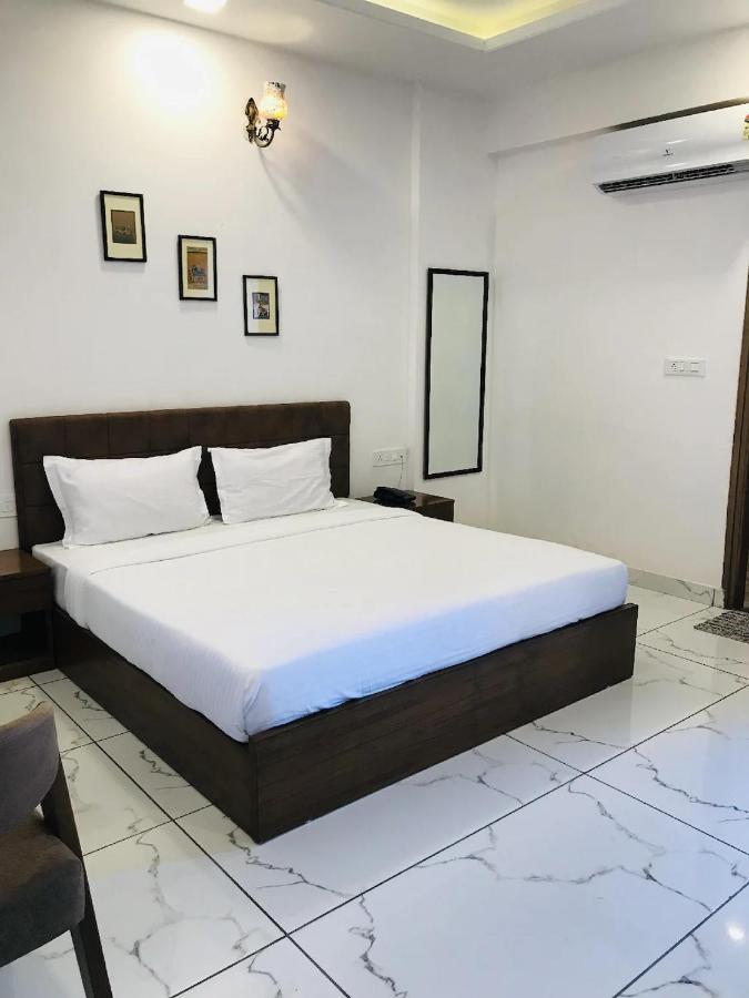 Hotel Aaradhya Удайпур Экстерьер фото